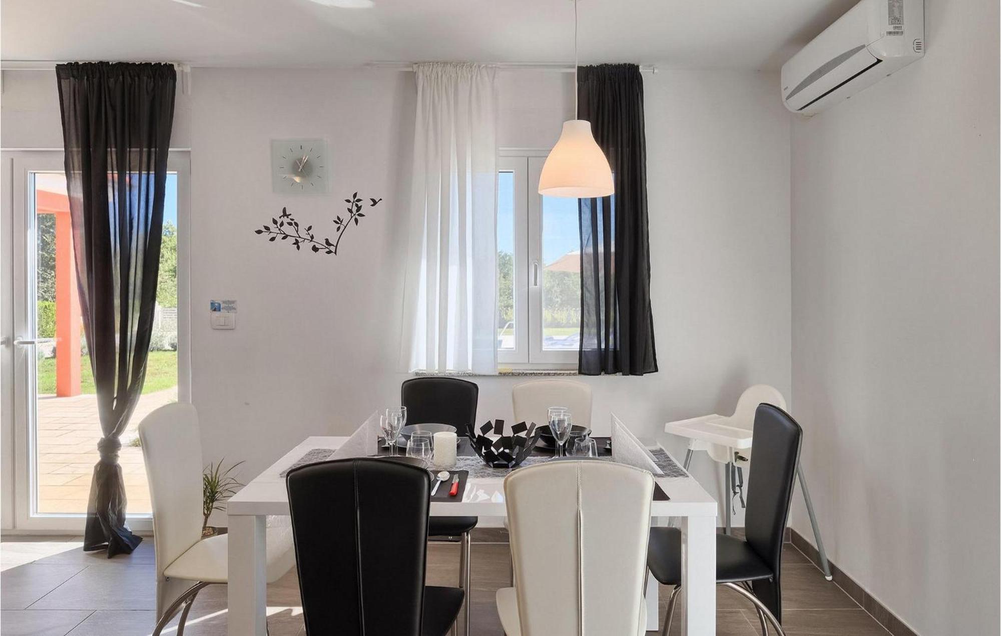 Rebici Ferienhaus Pula